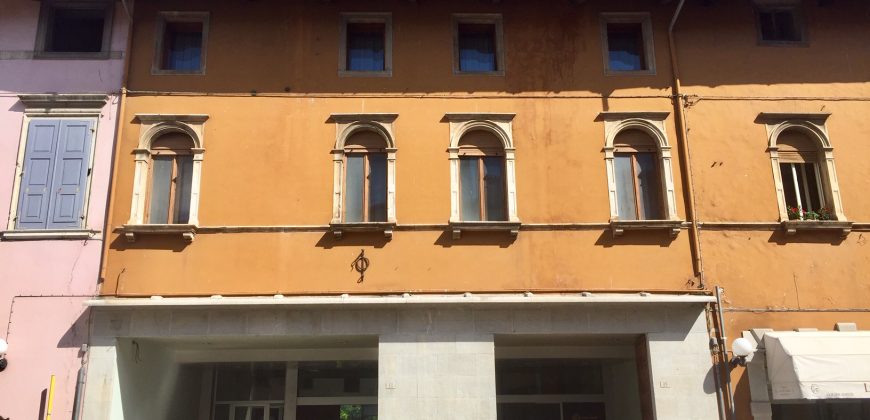 Locale Commerciale Centro Storico Locale Commerciale Centro Storico