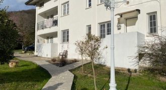 Casa Con Piscina Adibita a Ricezione Ospiti