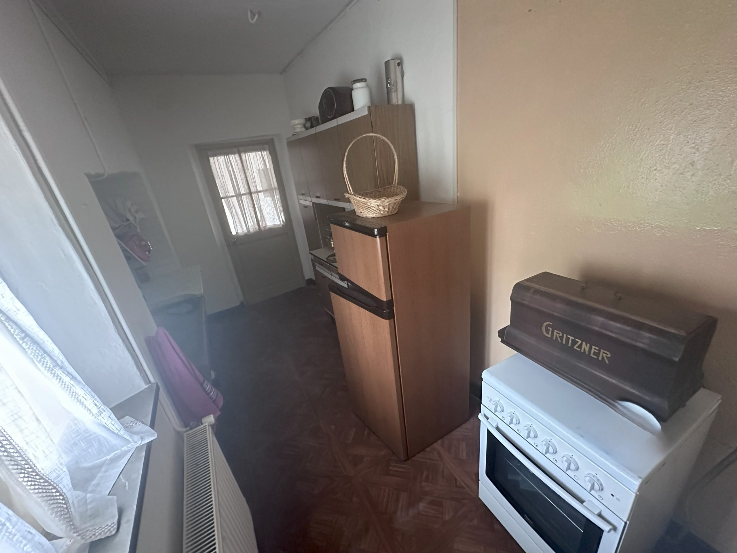 Casa Con Ampia Corte Casa Con Ampia Corte