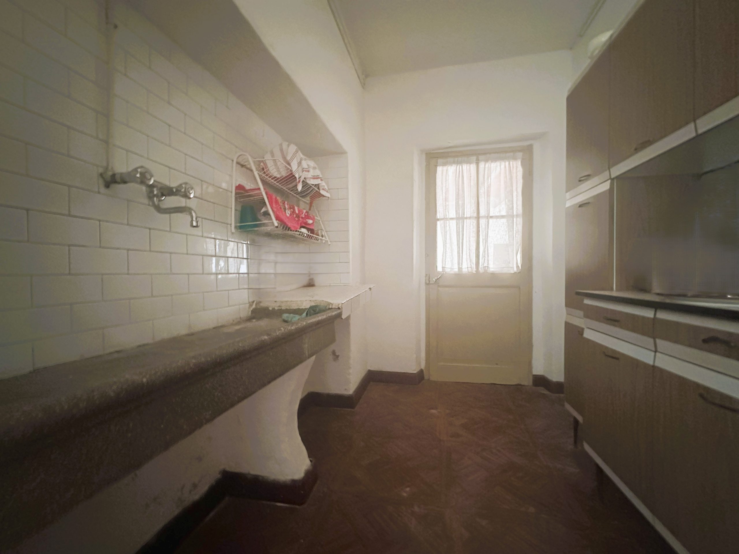 Casa Con Ampia Corte Casa Con Ampia Corte