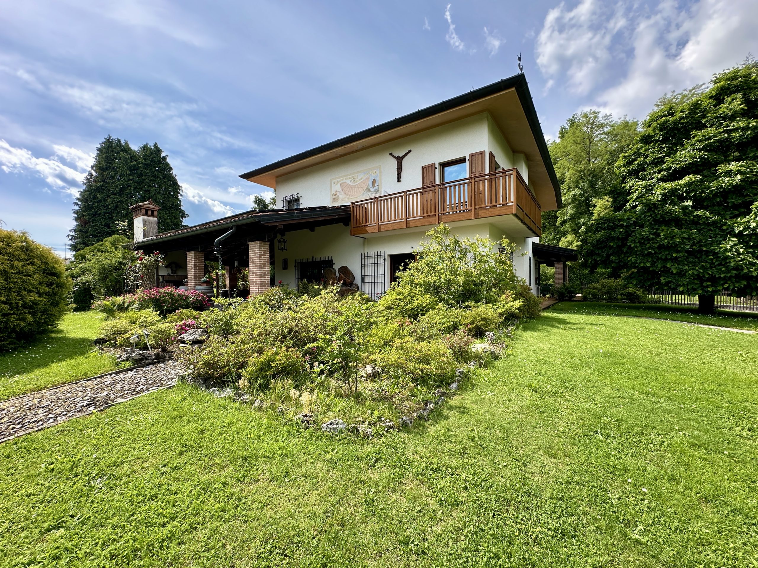 VILLA CON PARCO VILLA CON PARCO