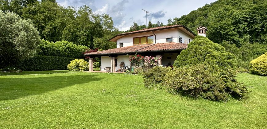 Villa Con Parco
