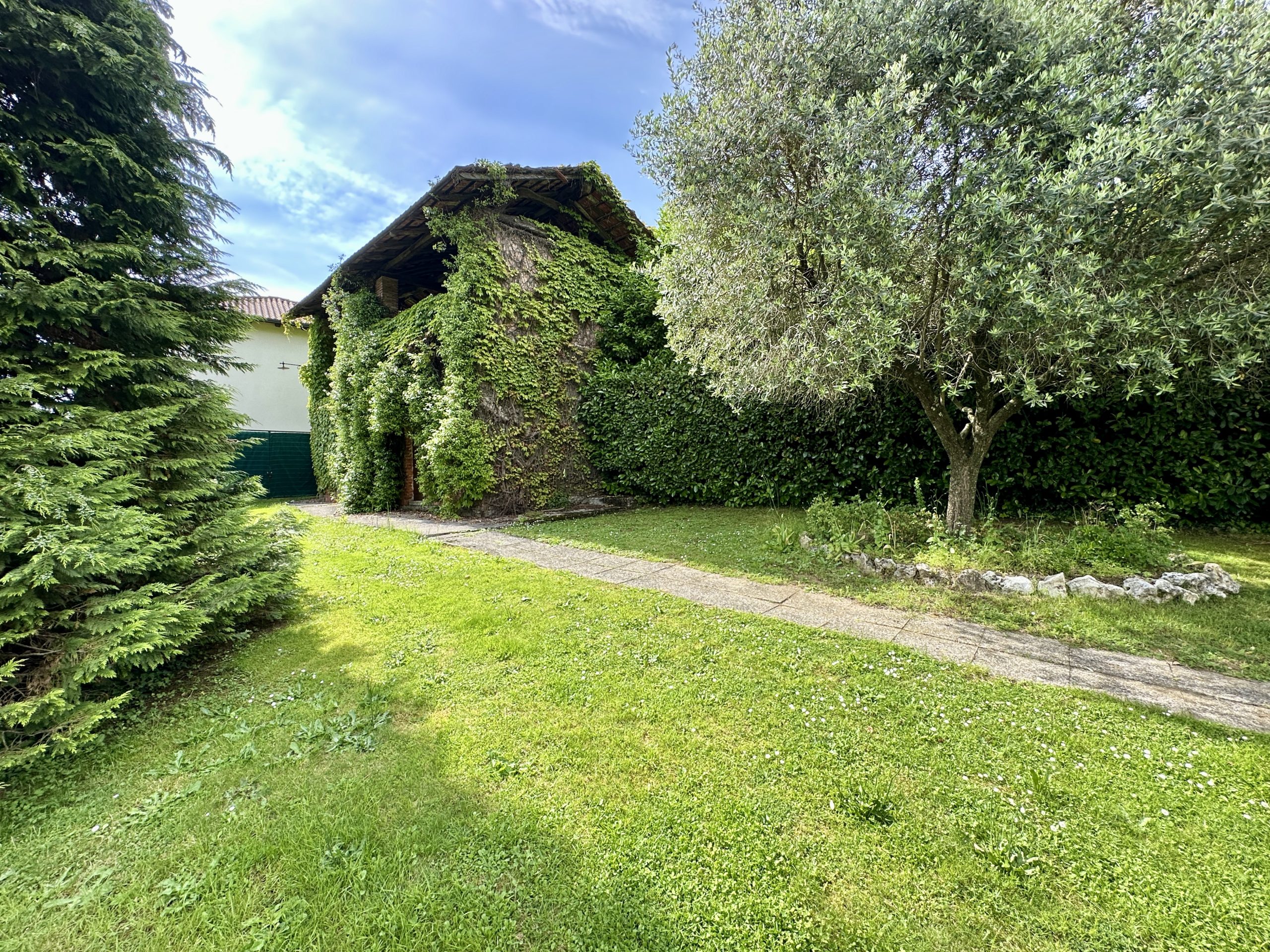 VILLA CON PARCO VILLA CON PARCO