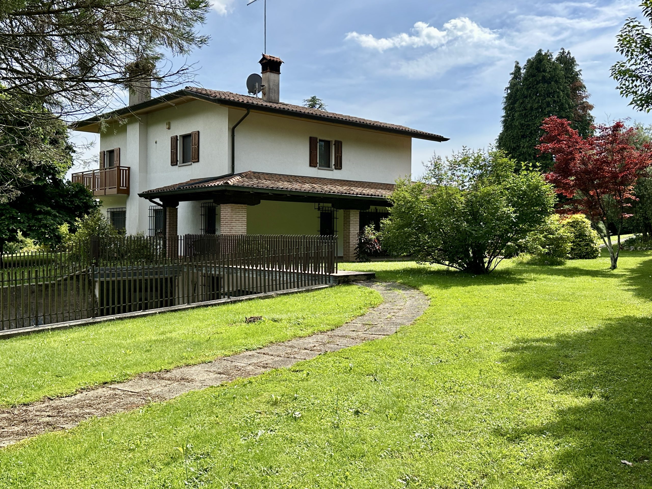 VILLA CON PARCO VILLA CON PARCO