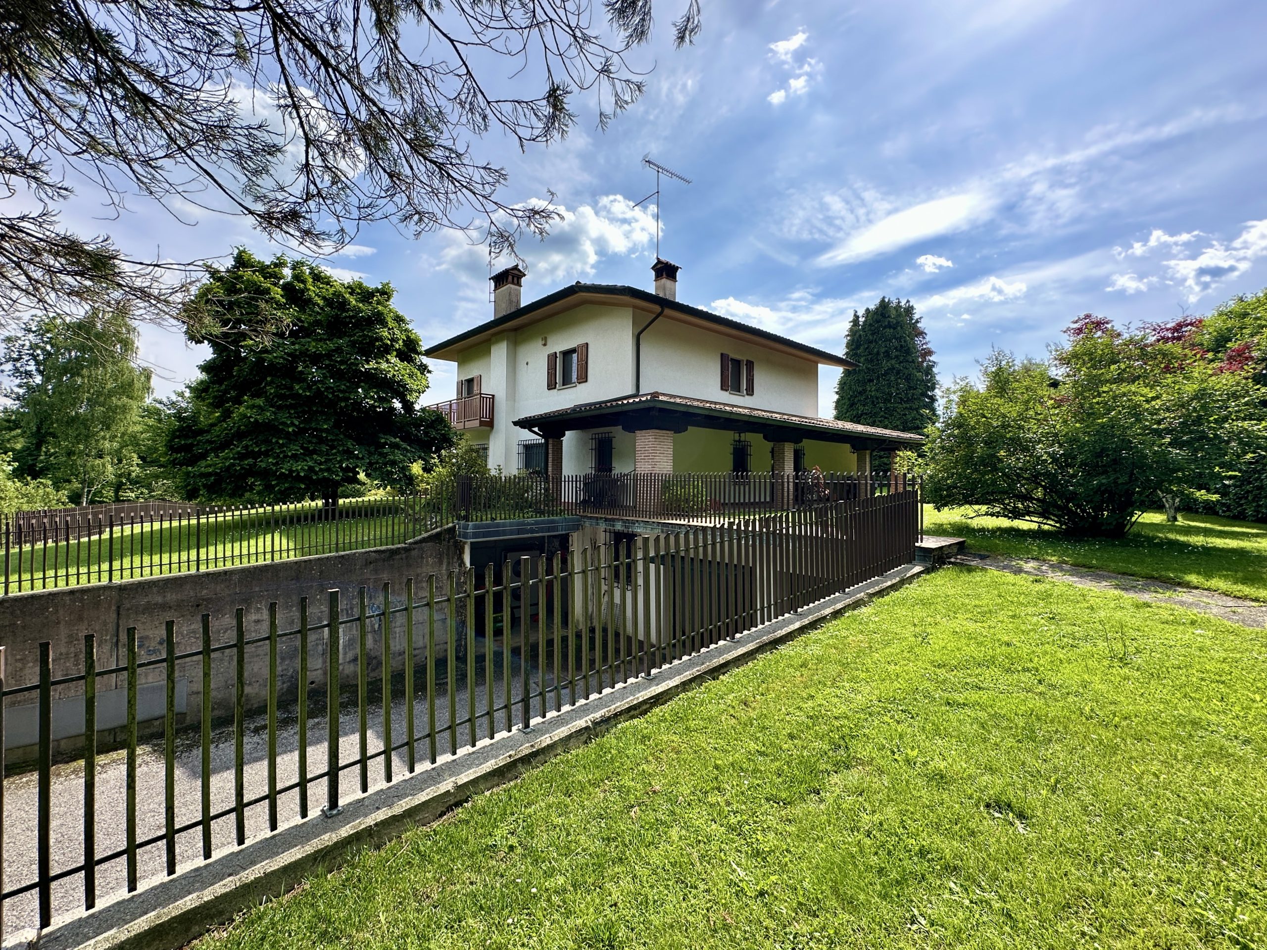 VILLA CON PARCO VILLA CON PARCO