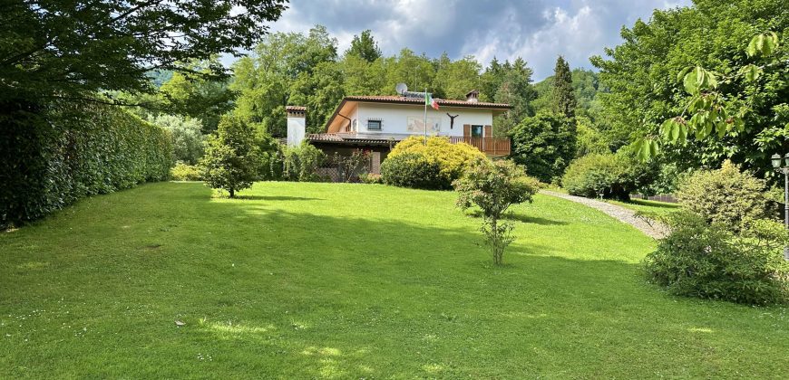 Villa Con Parco