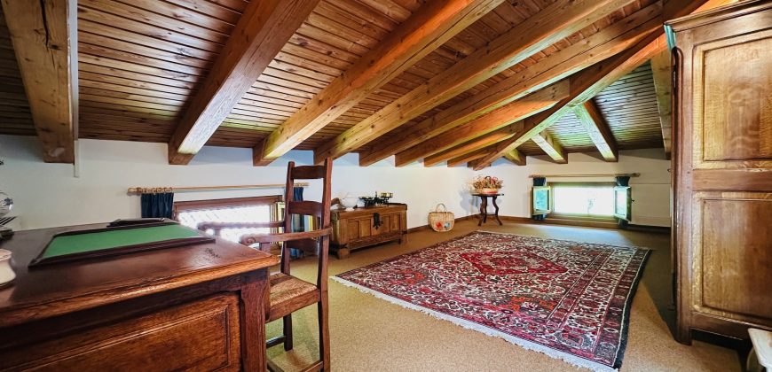 Villa Con Ampio Giardino Villa Con Ampio Giardino