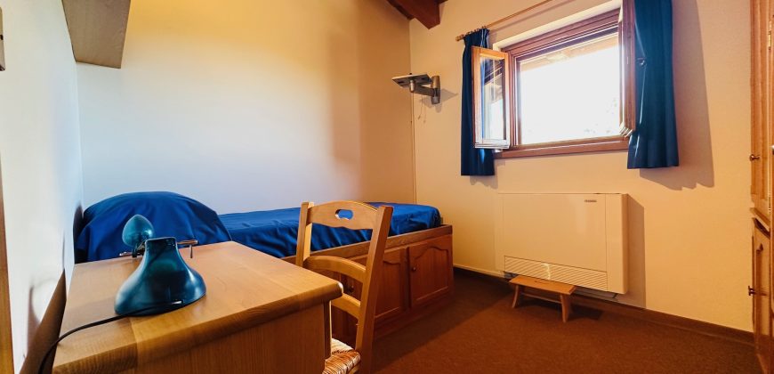 Villa Con Ampio Giardino Villa Con Ampio Giardino