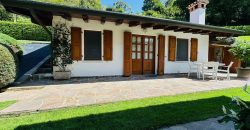 Villa Con Ampio Giardino Villa Con Ampio Giardino