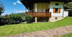 Villa Con Ampio Giardino Villa Con Ampio Giardino