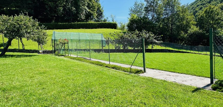 Villa Con Ampio Giardino Villa Con Ampio Giardino