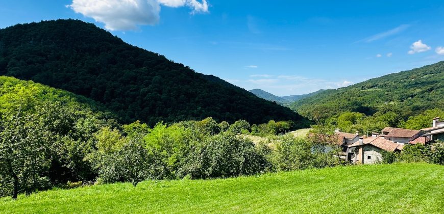 Villa Con Ampio Giardino Villa Con Ampio Giardino