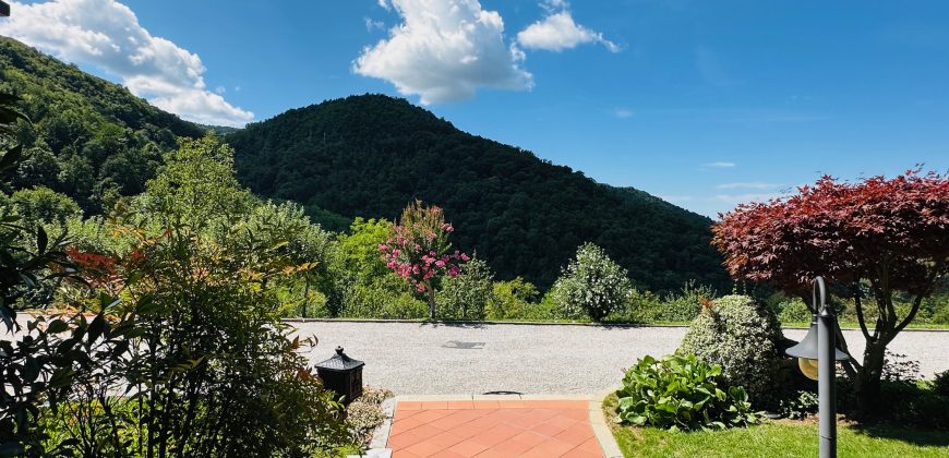 Villa Con Ampio Giardino Villa Con Ampio Giardino