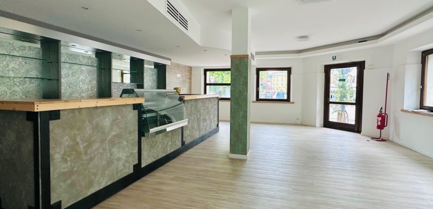 Locale Commerciale Locale Commerciale