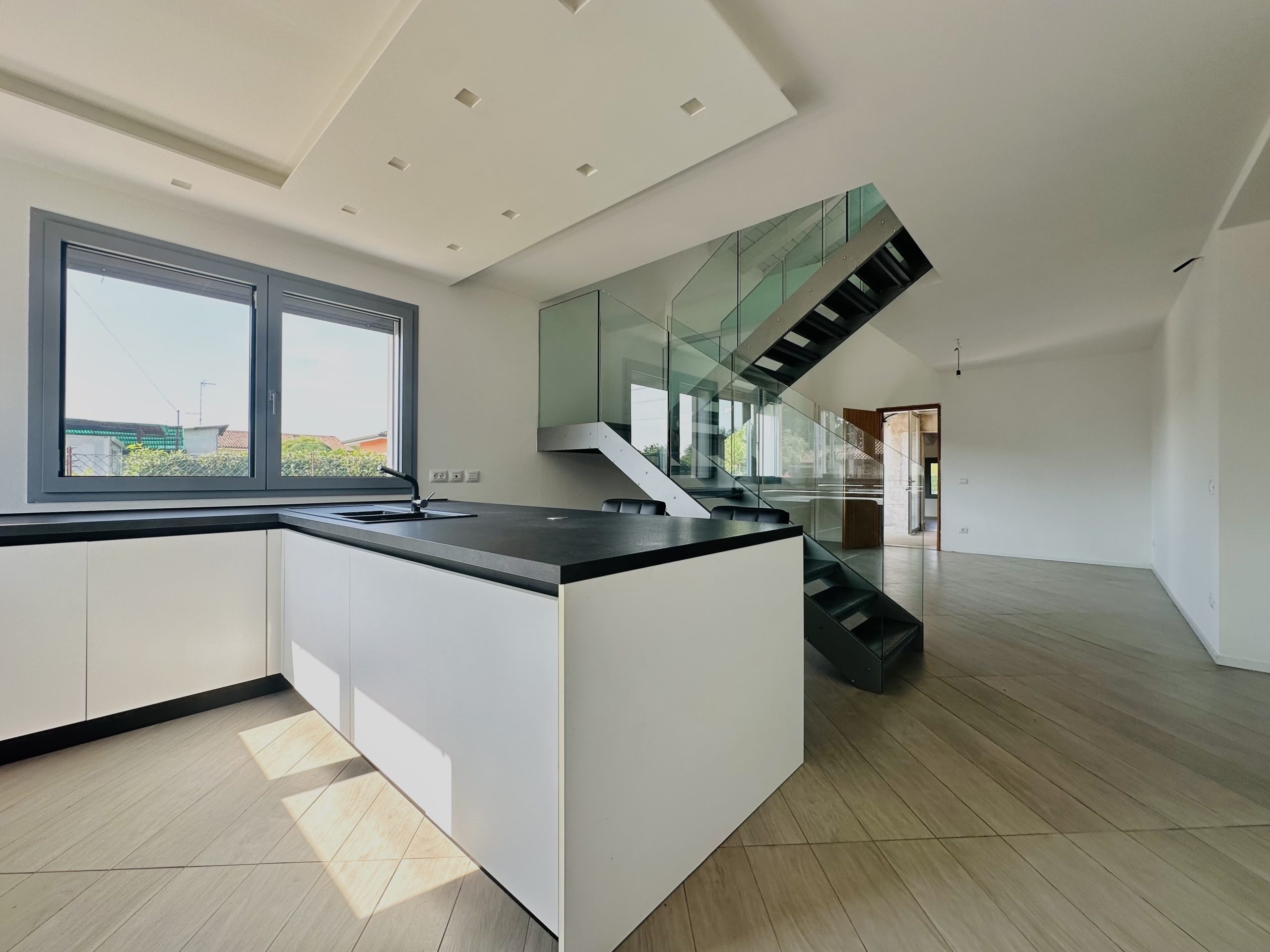 Villetta unifamiliare con ampio giardino Villetta unifamiliare con ampio giardino