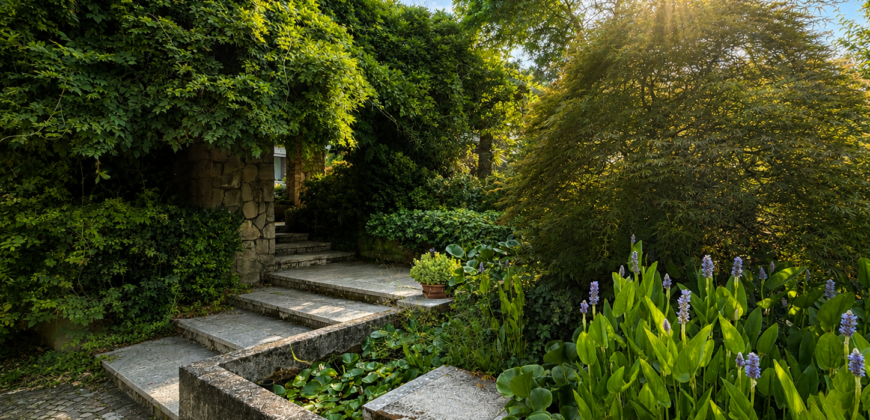 Prestigiosa Villa Con Parco Piantumato