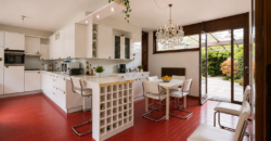 Prestigiosa Villa Con Parco Piantumato