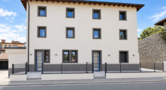 Nuovo Bicamere In Centro