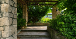 Prestigiosa Villa Con Parco Piantumato
