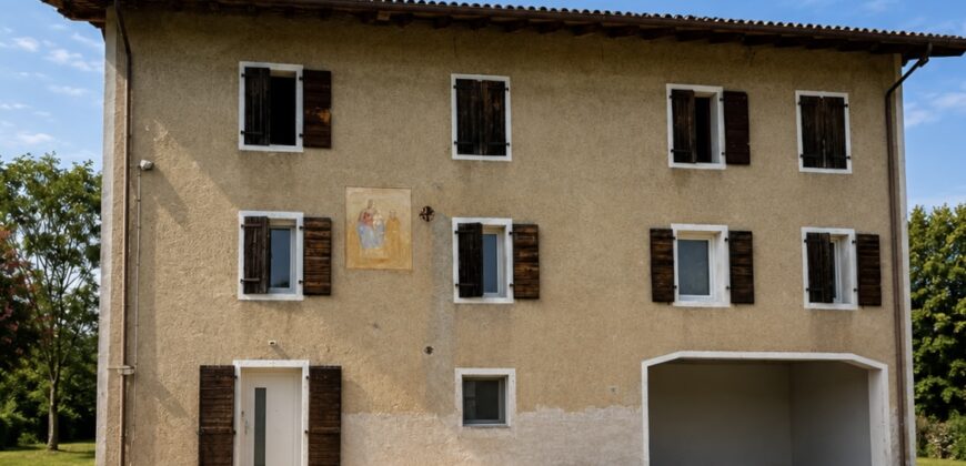 Casa Indipendente Con Ampio Giardino