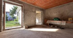 Ampia Casa Con Giardino
