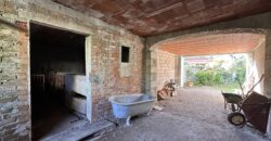 Ampia Casa Con Giardino