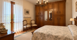 Villa Indipendente Con Parco e Autorimesse
